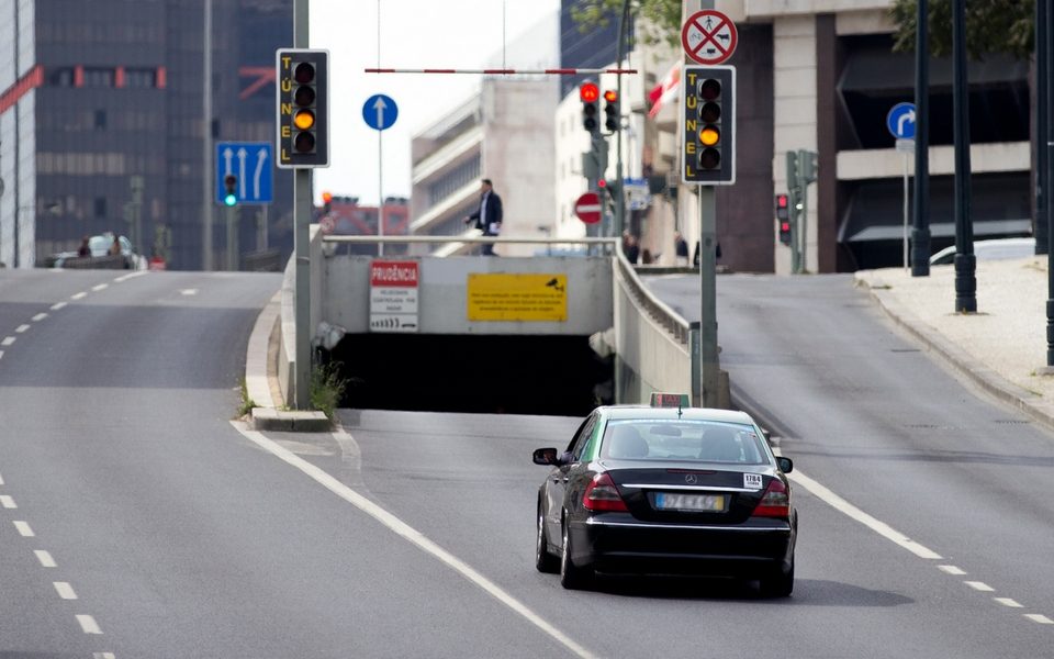 dicas comprar carro usado cartrack