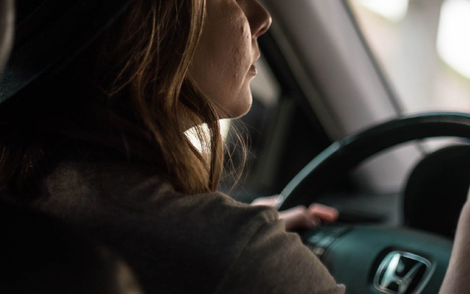 Mulher é vítima de carjacking e não consegue recuperar o carro, Cartrack